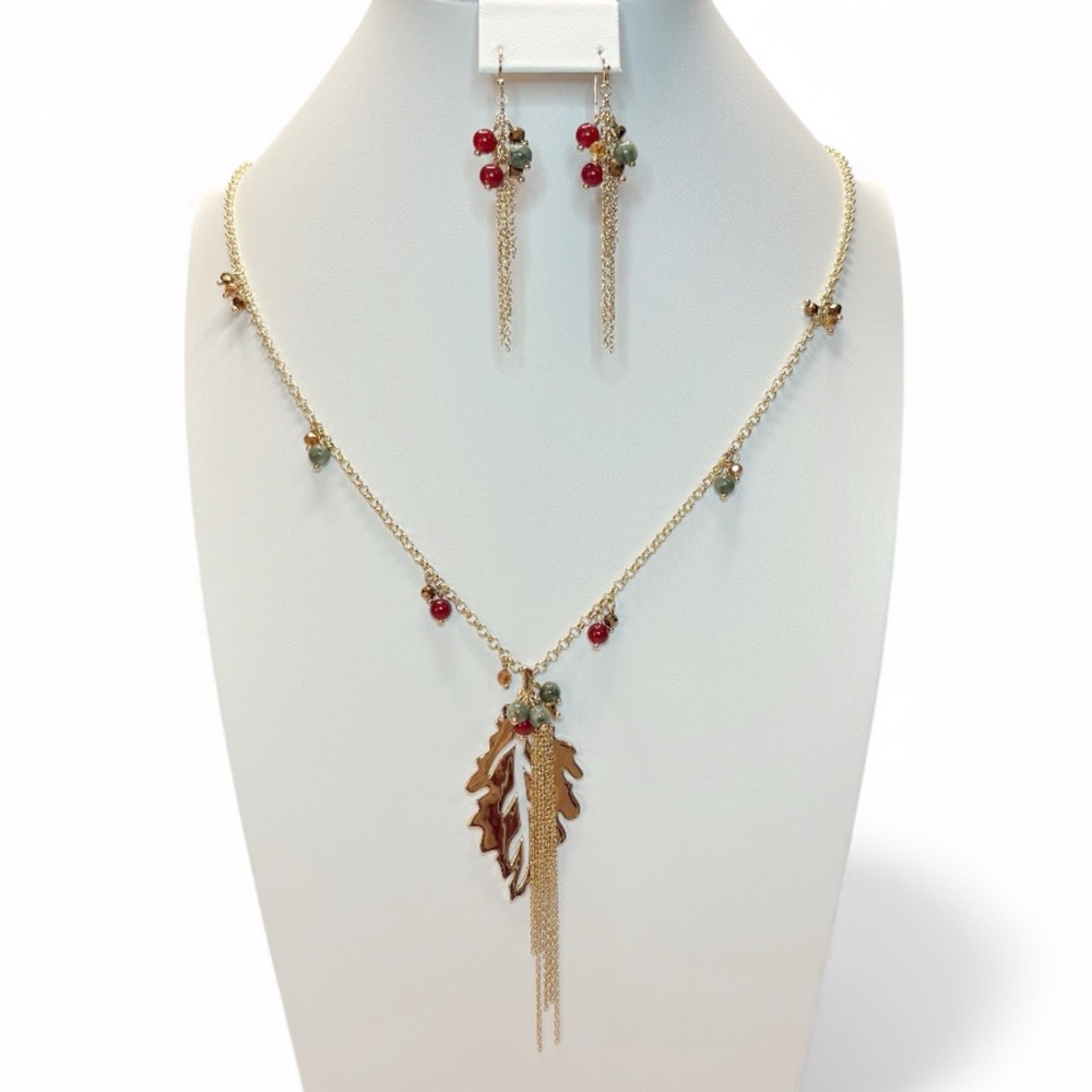NWT Fall Leaves Goldtone Necklace & Earring Set – Red & Green Beads | Avon
